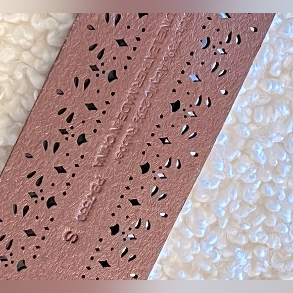 Anthropologie leather with elastic belt. - Picture 7 of 7